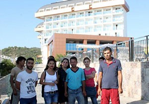 İşten çıkarılan işçilerden eylem