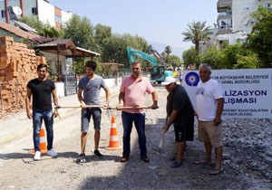CHP'den kazma kürekli eylem