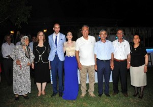 Baykal yüzük taktı