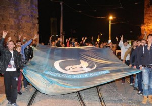 Ülkücü grup, Rusya Konsolosluğu'na yürüdü