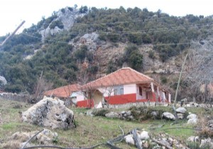 Deprem değil ama yer yarıldı