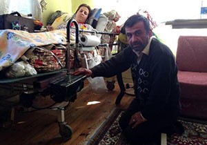 Felçli şairden şiir dinletisi