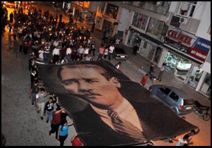 Demre'de fener alayı düzenlendi