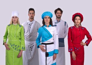 Mankenler katalog çekiminde