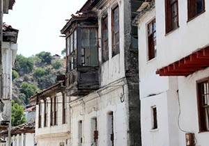 Tarihi Finike evleri turizme hizmet edecek