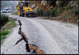 Büyükşehir ekipleri Finike de çalışma başlattı