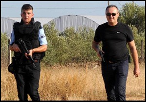 Cezaevi firarisi polisi görünce balkondan atlayıp kaçtı