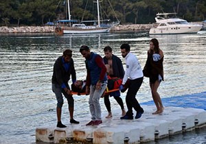 Şampiyon flyboard sporcusu antrenmanda bacağını kırdı