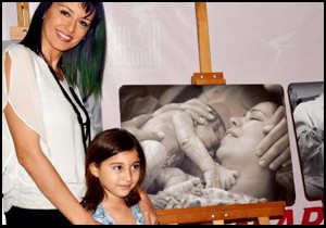 AVM'de doğum fotoğrafları sergisi