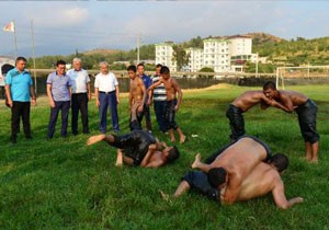 Kumlıcalı pehlivanlar Elmalı güreşlerine hazır