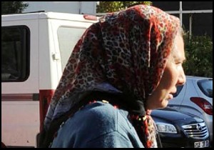 Kadını sokak ortasında yere yatırıp parasını gasp etti