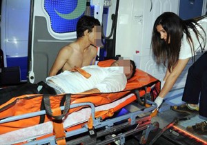 Gece denize girdiler botla kurtarıldılar