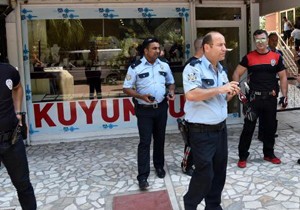 Antalya'da kuyumcuya FETÖ operasyonu