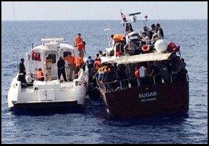 Finike'de kaçak göçmen operasyonu