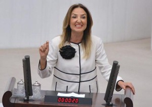 Kadın vekiller kapıştı