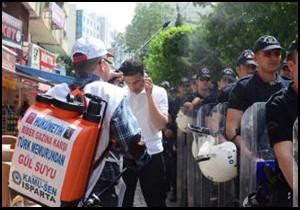 Polise gül suyu sıktılar