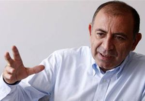 CHP'de odaları dinleten yönetici kim?