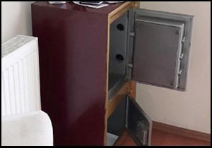 İşhanına girdi 19 bürodan 14'ünü soydu