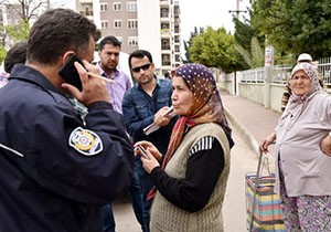 Hırsızdan korkup yanına aldığı parayı kaptırdı