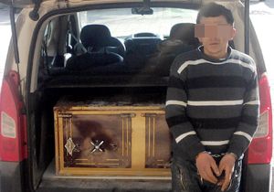Çaldığı kasayı el arabasıyla götürürken yakalandı