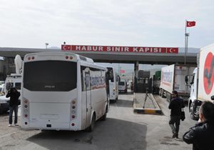 Kamu görevlilerin aileleri Habur’da
