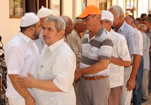 Kumluca'da hacı adayları uğurlandı