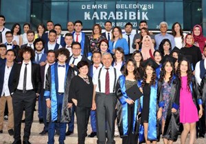 Demre'de mezuniyet coşkusu