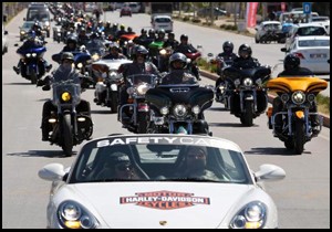Harleyciler Antalya'da gaza bastı