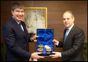 Türkiye'nin en büyük kapalı yüzme havuzu Antalya'da olacak