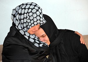 Öldürülen kız kardeşler ve intihar eden baba, toprağa verildi