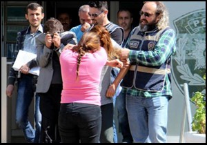 Sahte plakayla hırsızlık yapan şüpheliler yakalandı