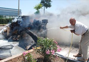 Kamyonet alev aldı; 3 ölü