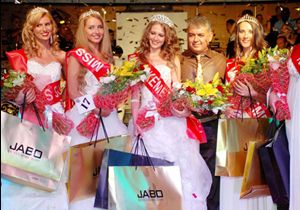Miss Kemer kraliçesi Tuğçe