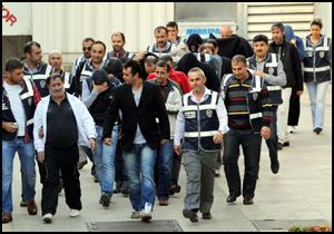 Fuhuş operasyonunda 3 polis memuru da gözaltında
