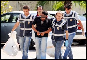 Otomobil bagajında 30 kilo esrar