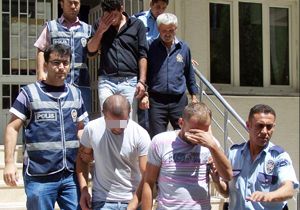 Sahte altınları piyasaya sürmeden yakalandılar