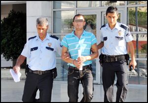Askerden izinli geldi hırsızlık yaparken yakalandı
