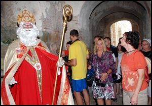Alman 'Noel Baba' camide dua etti