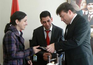 Basına destek plaketi