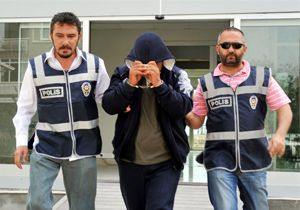 Çalıştığı işyerinin çelik kasasını çaldı
