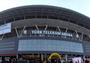 TT Arena da bıçaklama