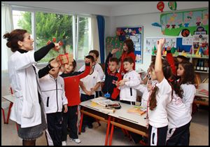 İngilizceyi eğlenerek öğreniyorlar 