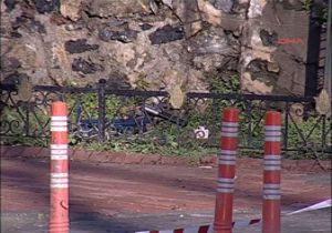 Otel önüne bırakılan paketten bomba çıktı