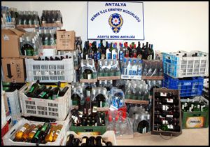 Restorasyon yapılan binaya polis baskını