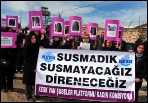 KESK li kadınlardan KCK tutuklamalarına protesto