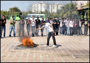 Nevruz ateşinde montlarını yaktılar
