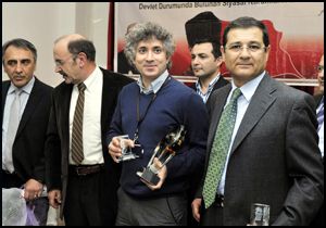 Profesör Özkan'a bir ödül daha