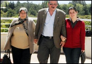Tüfekle parçalanan yüze kaval kemiğinden çene