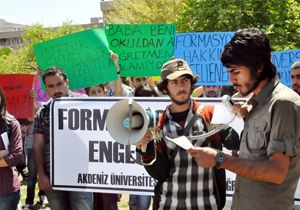 Fen-Edebiyat öğrencilerinden eylem