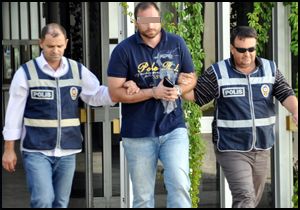 Kuyumcu soydu tatil yaptı